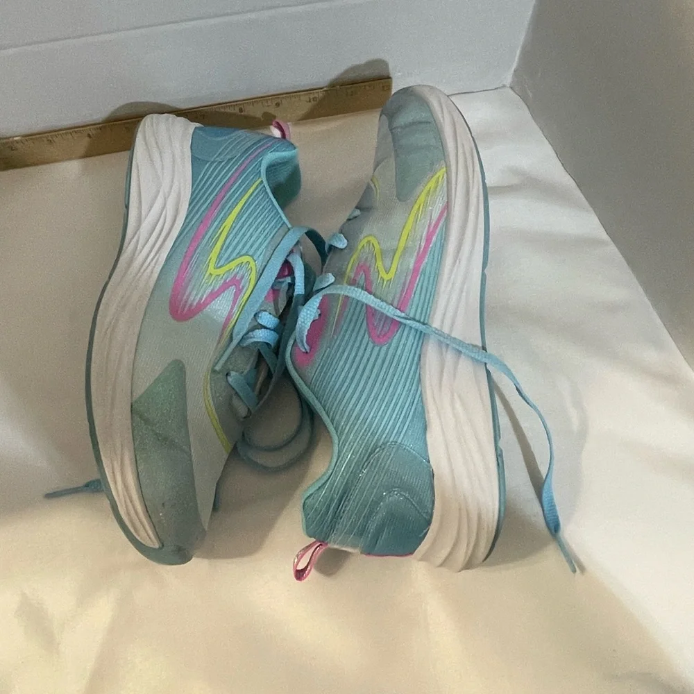 Skechers Go Run‎ Women’s size 6 Elevate Running Shoes Blue Pink Lace Up low top